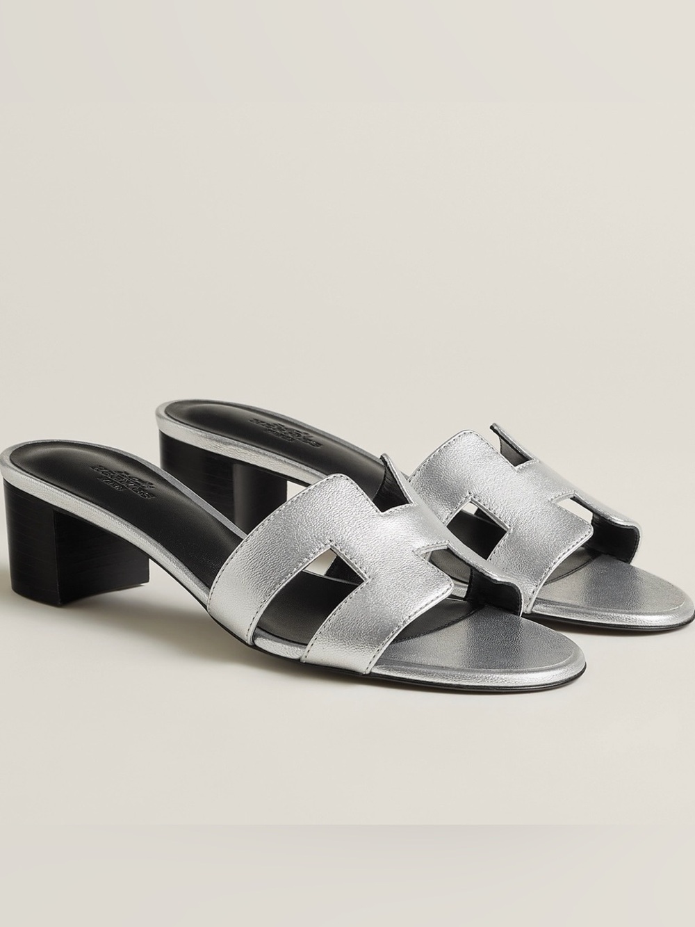 NIB Hermes Oasis Sandals Size 36 Gris Argente